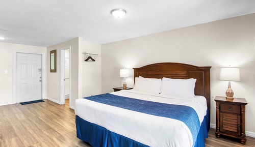 Pool View King Island Room