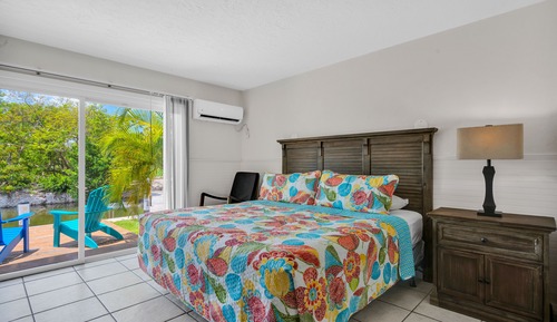 Canal View King Island Room