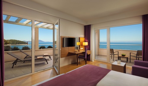 Suite with Balcony and Sea View