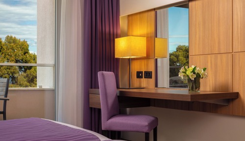 Standard Twin Room with Balcony and Sea Side