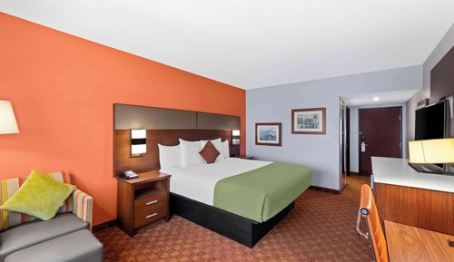 Standard Room, 1 King Bed, Non Smoking, Microwave