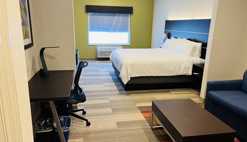 Suite, 1 King Bed, Accessible (Communications, Accessible Tub)