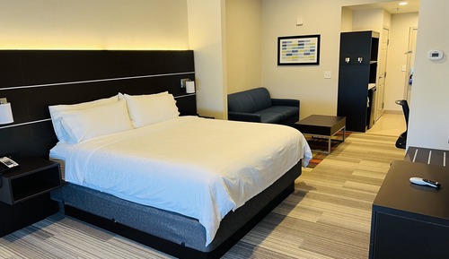 Standard Room, 1 King Bed, Accessible (Comm, Accessible Tub)