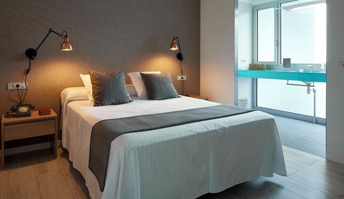 Exclusive Apartment, 2 Bedrooms, Beach View