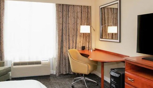 Room, 1 King Bed, Corner (Pure Wellness)