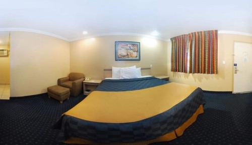 Standard Room, 1 King Bed, Non Smoking, Refrigerator & Microwave
