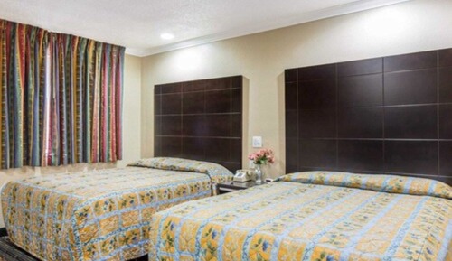 Standard Room, 2 Queen Beds, Non Smoking