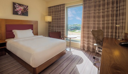 Standard Room, 1 Queen Bed