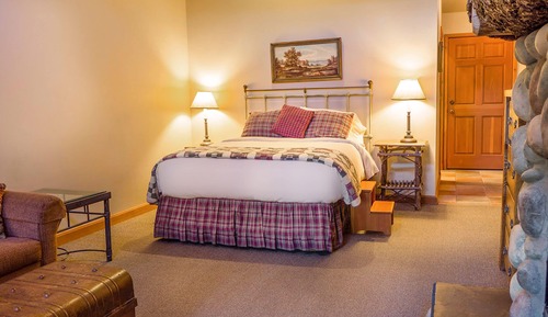 Cabin, 1 Queen Bed with Sofa bed (Riverfront)