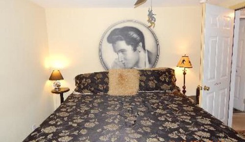 Standard Double Room, Ensuite (Elvis Suite)