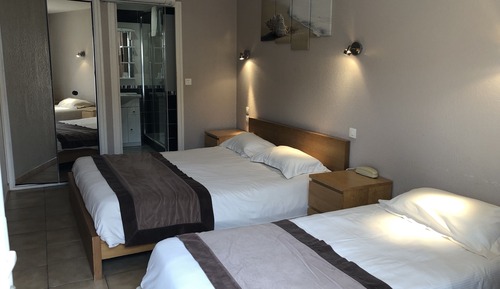 Chambre Triple avec Terrasse Commune