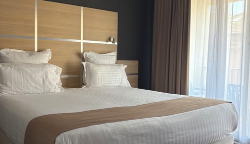 Double Room, 1 King Bed, Balcony