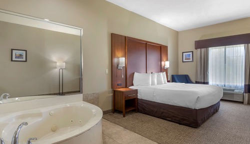 Suite, 1 King Bed, Non Smoking, Jetted Tub