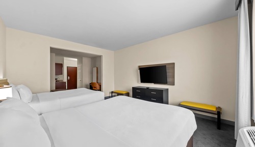 Suite, 2 Queen Beds and Sofa-bed, Non-Smoking