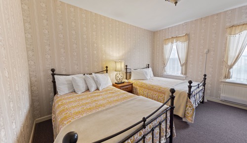 Standard Room, 2 Double Beds