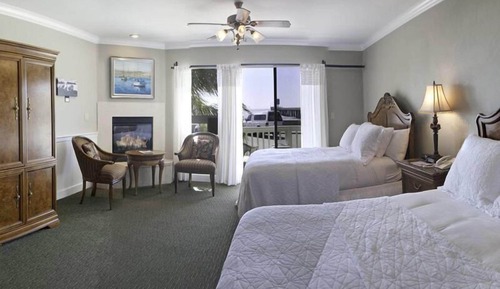 Room, 2 Queen Beds, Fireplace, Ocean View