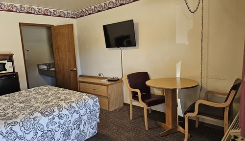 Basic Single Room, 1 Queen Bed, Non Smoking