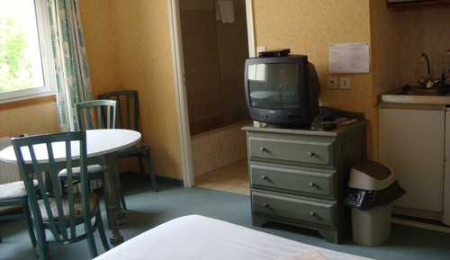 Comfort Room, Refrigerator & Microwave