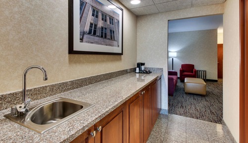 Suite, 1 King Bed with Sofa bed (Sofa Sleeper, 2 Rooms)