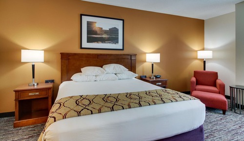 Room, 1 King Bed, Accessible (Meeting, Tub, 2 Rooms)