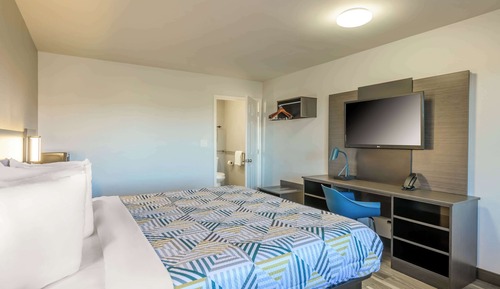 Standard Room, 1 King Bed, Accessible, Non Smoking