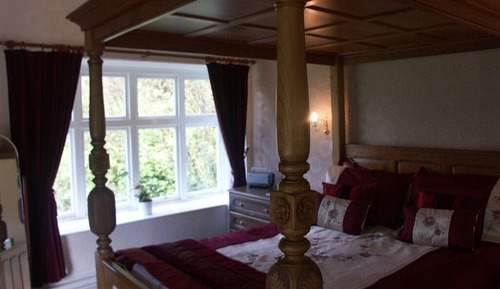 Premium Double Room (Four Poster)