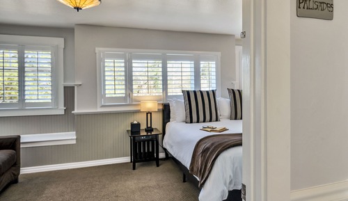 Luxury Room, 1 King Bed with Sofa bed (Palisades)