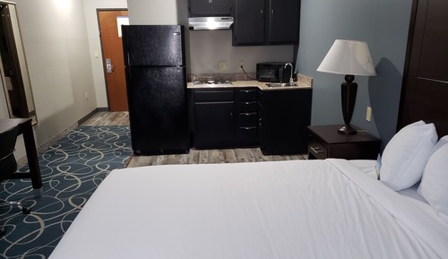 Basic Room, 1 Queen Bed, Non Smoking