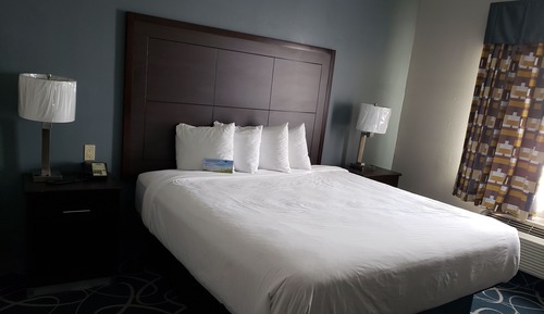 Basic Room, 1 King Bed, Non Smoking
