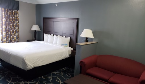 Basic Room, 1 King Bed, Non Smoking