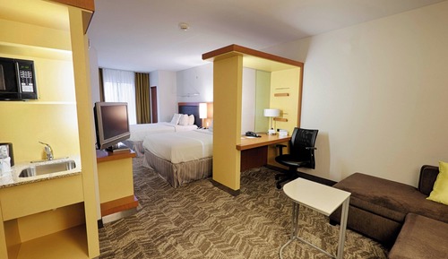 Suite, Multiple Beds (Mobility/Hearing Accessible, Tub)