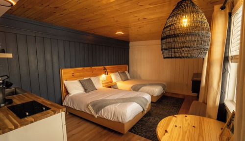 Studio Suite w/ Two Double Beds