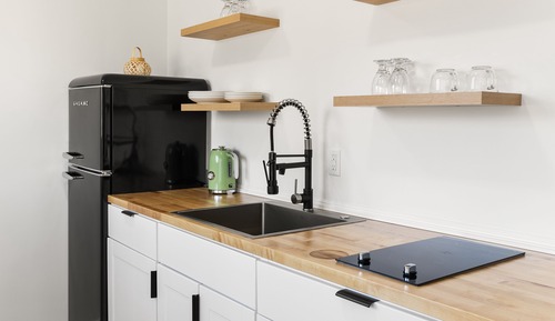 One Bedroom Queen Suite