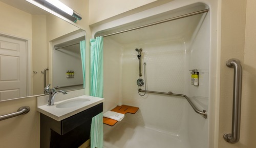 Suite, 1 Bedroom, Accessible (1 Queen, Mobil Tub)
