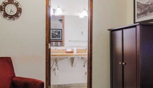 Deluxe Room, 1 Queen Bed