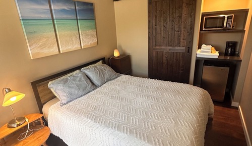 Double Room, 1 Queen Bed