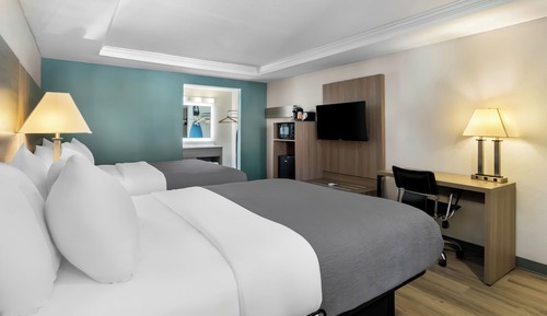 Room, 2 Queen Beds, Accessible, Non Smoking