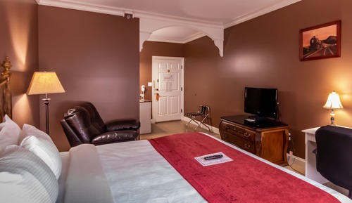 Signature Room, Refrigerator & Microwave, Ground Floor