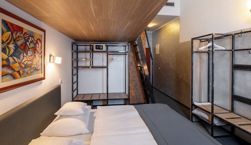 Family Loft, Multiple Beds