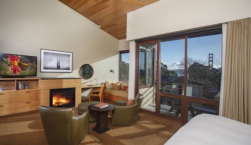 Deluxe Room, 1 King Bed, Golden Gate View (Contemporary)