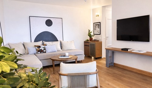 Deluxe Suite