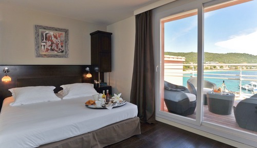 Master Suite, 3 Bedrooms, Balcony, Sea View