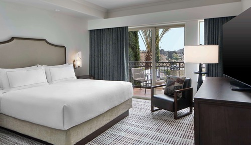 Suite, 1 King Bed with Sofa bed, Balcony