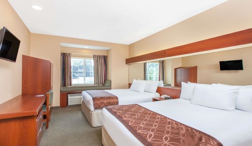 Suite, 2 Bedrooms, Non Smoking (2 Queen Beds)