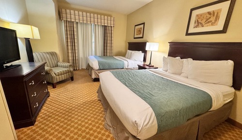 Suite, Non Smoking (2 Queen Beds, 1 Sofa Bed)