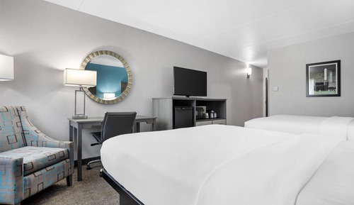 Standard Room, 2 Queen Beds, Non Smoking, Refrigerator & Microwave (Pet Friendly)