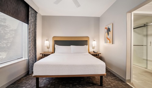 Studio, 1 King Bed, Accessible (Hearing)
