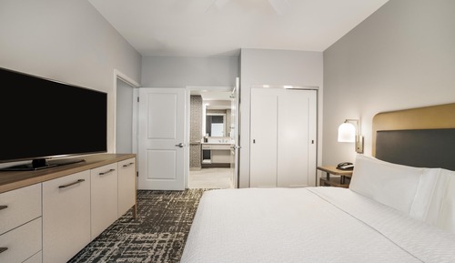 Suite, 1 King Bed, Accessible (Mobility & Hearing, Roll-in Shower)