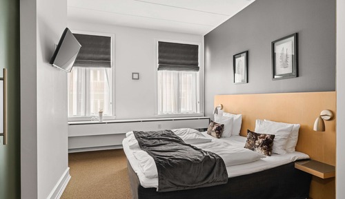 Deluxe Room, 1 King Bed, Non Smoking