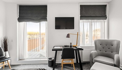 Junior Suite, 1 King Bed, Non Smoking